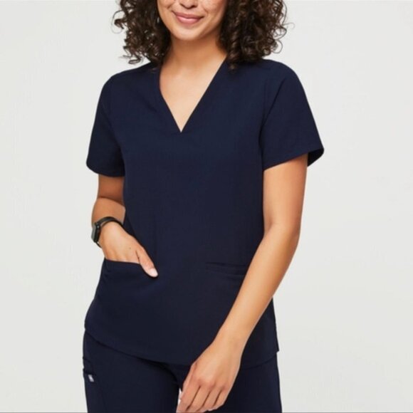 FIGS Casma Three Pocket Scrub Top Navy FW1100 - Picture 1 of 8